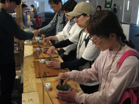 【大阪・関西万博】中川政七商店、エコノレッグが奈良の伝統産業を発信 - 6月18日までジャパン・クラフト・エキスポ｜奈良新聞デジタル