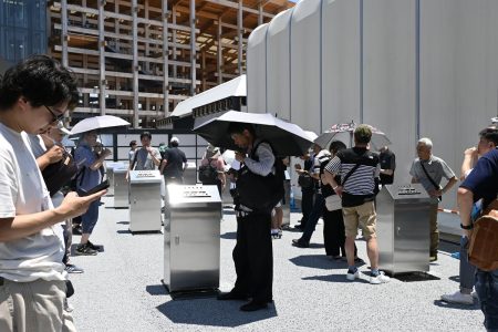【大阪・関西万博】会場内に喫煙所２か所オープン「暑いので、熱中症対策はした方がいい」 | 東スポWEB