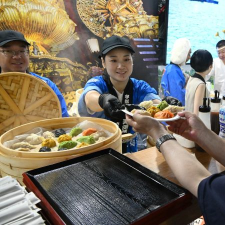 大阪・関西万博の栃木県ブース出展終了　目標８倍超の５万人来場　最後まで笑顔で魅力発信｜県内主要,社会｜下野新聞デジタルニュース｜下野新聞デジタル
