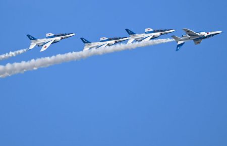 ブルーインパルス、万博会場で7/12-13展示飛行　関空離陸し4月と同ルート