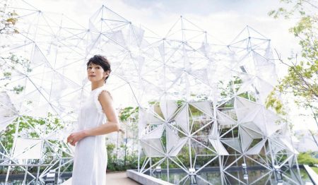 誰もが輝くために…鈴木保奈美さんとともに体験する【大阪・関西万博「カルティエ」ウーマンズ パビリオン】 | Precious.jp（プレシャス）