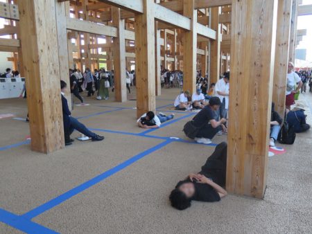 【大阪万博"ゆでがま地獄"リポート】40℃近い灼熱会場に約20万人が殺到！　応急手当所は熱中症患者で常に満床？　各パビリオンの熱中症対策には大きな差も（週プレNEWS） - Yahoo!ニュース