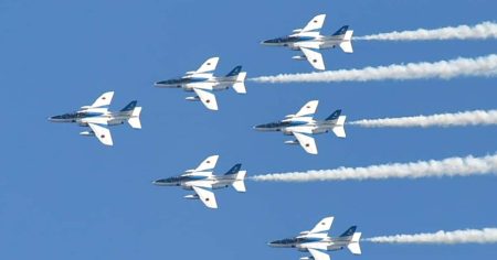 ブルーインパルス、2日連続で大阪魅了　13日も万博上空で華麗な技 - 産経ニュース