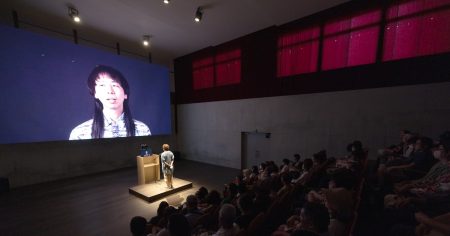 大阪万博、河瀬直美の対話シアターから見える「自分の輪郭」 - 日本経済新聞