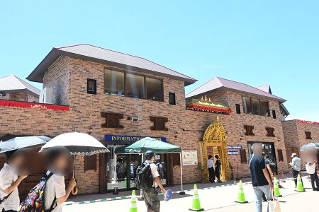 万博開幕９８日目、唯一の未開館「ネパール館」がついにオープン | Lmaga.jp