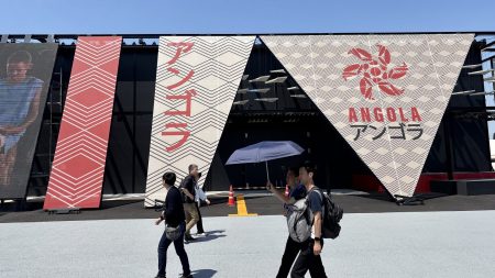 万博アンゴラ館の工事費未払いで人権侵害訴え、下請けとNPOが万博協会に質問書 | 日経クロステック（xTECH）