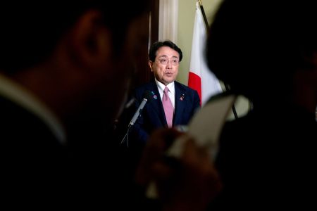 赤沢再生相、関税交渉で８回目の訪米－参院選の影響を否定 - Bloomberg