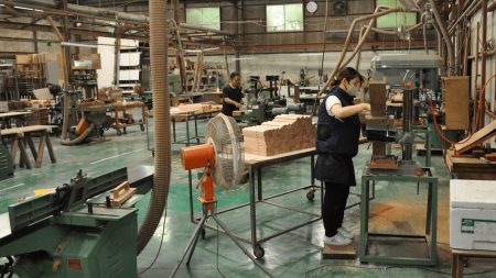 「伝統工芸」が府中家具工業協同組合に新加盟　大阪・関西万博にいす提供 | 中国新聞デジタル
