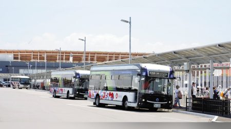 大阪万博:東ゲートは混むので…万博シャトルバス増便中、人気館狙いの来場者向けに「朝６時台着」も : 読売新聞