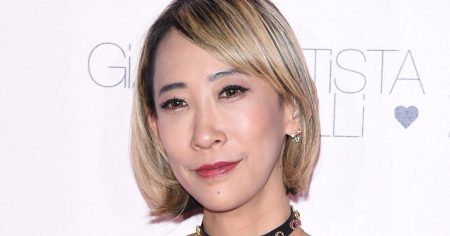 蜷川実花がブルーインパルスを撮るとこうなる。大阪万博の幻想的な空、「見惚れてしまう」と絶賛の嵐 | ハフポスト アートとカルチャー