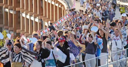 万博リングでにぎやか盆踊り　8000人規模参加　夕日眺めて夏風情 - 産経ニュース
