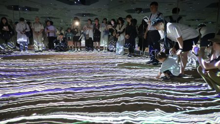 大阪万博で砂丘探検や恐竜発掘体験 関西パビリオン、意外な面白さ 万博サーチライト - 日本経済新聞