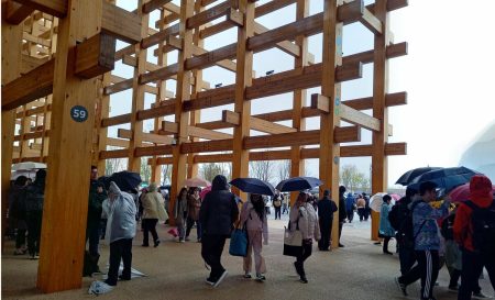 大阪万博の来場者　なんとか黒字ライン超え？　駆け込み需要あれば2500万人予測　気になる猛暑の影響は | AERA DIGITAL（アエラデジタル）