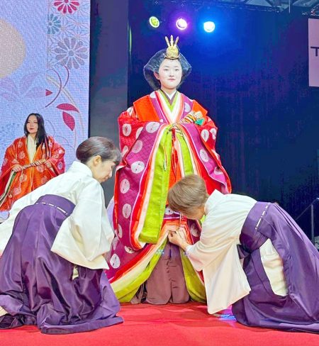 万博で十二単の着装披露 技術と伝統を世界へ 名張・伊賀の指導者ら | 【伊賀タウン情報 YOU】
