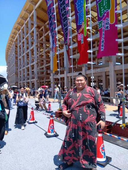熱海富士が大阪万博満喫！アジア、アフリカのブース回り人気のイタリア館も「楽しかったっす」 - 大相撲 : 日刊スポーツ