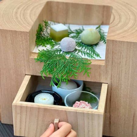 【大阪・関西万博】ほぼ原価での提供！高級素材を使った「和菓子コース」や、鳥取砂丘体験まで＜関西パビリオン＞ – STORY [ストーリィ] オフィシャルサイト