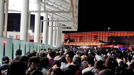 大阪万博:万博が陸の孤島に…帰宅ラッシュ時に大阪メトロ中央線見合わせ、体調不良続出し救急車３３台 : 読売新聞
