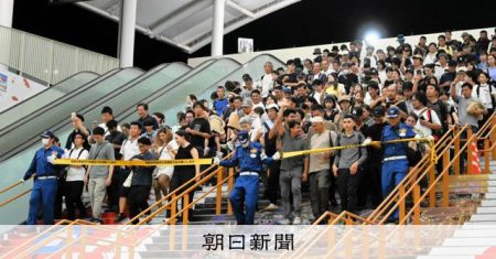 万博会場周辺「いつになったら帰れるのか」　夢洲駅前に飛び交う怒号 [大阪府] [大阪・関西万博2025]：朝日新聞