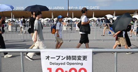 万博の開場、1時間遅れに　地下鉄運転見合わせ、会場に帰宅困難者 | 毎日新聞