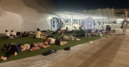 万博、アクセスの脆弱さあらわに　地下鉄動かず3万人が一時足止め | 毎日新聞