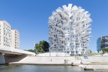 大阪関西万博の大屋根リングで注目を集める建築家、藤本壮介の創作の秘密に迫る　『藤本壮介の建築：原初・未来・森』が森美術館で開催中 | ENGINE (エンジン) |クルマ、時計、ファッション、男のライフスタイルメディア
