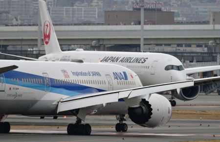 お盆実績、万博でANA・JAL関西方面9割超え　国際線はハワイ好調
