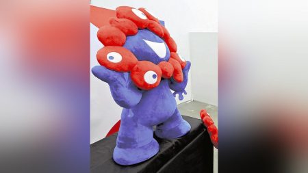 大阪万博:ミャクミャクとおしゃべり！…人の動きに合わせ25パターン、1日限定250組 : 読売新聞
