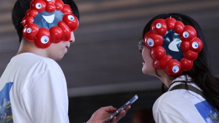「結局黒字化じゃないか」「メディアの責任は？」などの声も。《大阪・関西万博の運営費黒字化》万博批判をのみ込む「オール万博」熱気の正体 | 不安な時代、不機嫌な人々 | 東洋経済オンライン