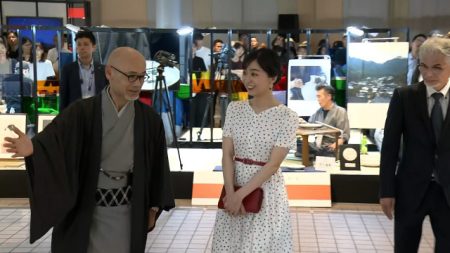 佳子さまが大阪・関西万博を視察…津軽塗の研ぎ出しを体験　「火星の石」も見学（FNNプライムオンライン）｜ｄメニューニュース（NTTドコモ）