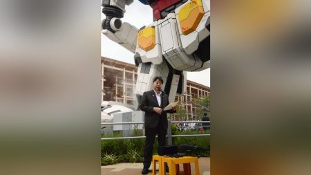 大阪万博:林官房長官、万博ガンダムパビリオン視察…「日本の誇るコンテンツ分野の強みを体感できた」 : 読売新聞