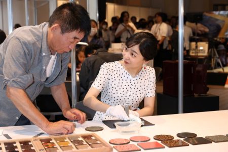 《佳子さま日帰り弾丸訪問に物議も》大阪・関西万博で美しすぎるワンピの「佳子さまパビリオン」こそ回りたい！4つのスポット大紹介 (1/3)| 女性セブンプラス