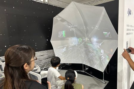 シミュレータを用いた有人与圧ローバーの操縦体験会を大阪・関西万博で実施！ | JAXA 有人宇宙技術部門