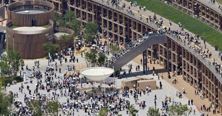 万博前半の来場者の消費額は3939億円　民間シンクタンク試算 | 毎日新聞