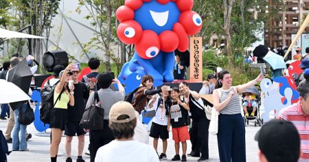 大阪万博、訪日外国人の8割が「満足」　政投銀調べ - 日本経済新聞