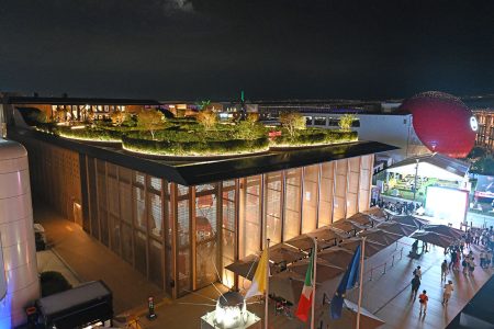 【大阪・関西万博攻略法】入場ゲートとアクセス方法、おすすめのパビリオンの回り方、猛暑日＆雨の日対策、スタンプラリー | 地球の歩き方