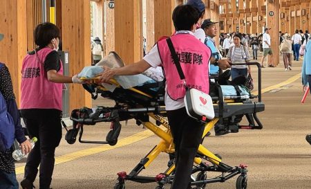 大阪・関西万博　「夏パス」で来場者増え「ミャクミャク」グッズ好調だが…熱中症多発、猛暑に打つ手なし | 概要 | AERA DIGITAL（アエラデジタル）