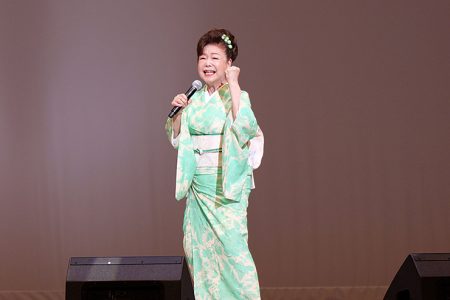 中村美律子、大阪・関西万博で『河内おとこ節』を熱唱！ きっかけは盲導犬育成支援活動「補助犬がもっと受け入れられる世界になってほしい」