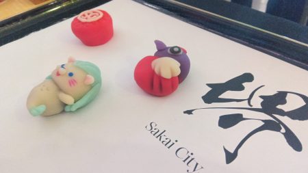 シンガポール館、”和菓子作り”の実演 千利休のふるさと堺市、茶の湯文化伝える 大阪・関西万博 | ラジトピ ラジオ関西トピックス