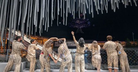 大阪万博、帰り際にパビリオンがほっこり「お見送り」　即興ダンスやカレー半額も - 日本経済新聞