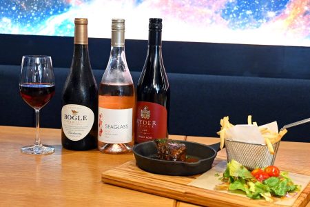 「ほんまに穴場」行列通り過ぎその奥へ…万博・米国館の宇宙なレストラン | Lmaga.jp