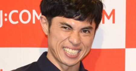 小島よしお、母親“顔出し”＆1歳長男と万博会場で親子3代ショット「55年ぶり2回目の万博を楽しむ母と息子とおぱぴまる」 【大阪・関西万博】 | ORICON NEWS