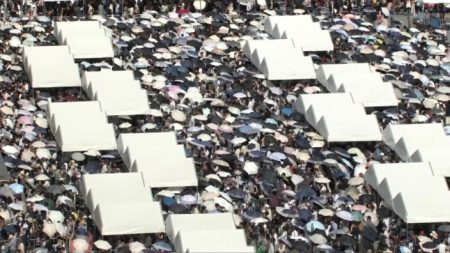 【駆け込み万博】閉幕まで17日！きょうも会場前は入場待ちの列で「ぎっしり」未使用チケットの「交換」開始も27日は既に「受け付け終了」 | MBSニュース