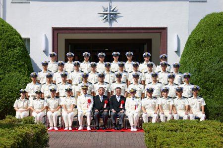 令和7年9月27日 海上保安学校卒業式 | 総理の一日 | 首相官邸ホームページ