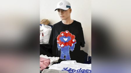大阪万博:偽ミャクミャクにご注意…閉幕前に「増殖」恐れ、グッズ販売・企業PRには許可必要 : 読売新聞