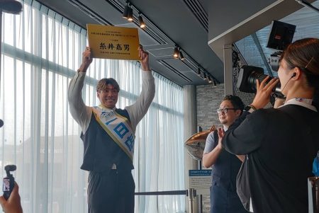 【どっちがマグロ？？】大阪・関西万博「近畿大学水産研究所万博店」に元阪神の糸井嘉男さんが一日店長として訪れた。 | Kindai Picks