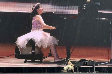多様性への思い歌に乗せ…三条市出身のシンガーソングライター佐藤ひらりさんが大阪・関西万博で熱唱 | 新潟日報デジタルプラス