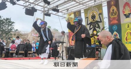 大阪・関西万博に1日限りの「万博寺」　掲げたのは「生死脈々」 [大阪府] [大阪・関西万博2025]：朝日新聞