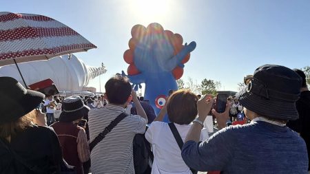 ミャクミャクのお尻「ミャクけつ」なぜ人気？万博会場で背後から撮る人続出！入手困難“おしりだけ”公式グッズ開発秘話 人々が魅了される理由を認知心理学者が分析 | めざましmedia | “好き”でつながる