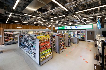 万博の「ファミチキ売上げ」が日本一！ ＳＮＳでも好評「万博で食べるの美味しすぎる」 | Lmaga.jp