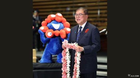 「ミャクミャクなくして成功なし」　石破首相、官邸で見送り―大阪・関西万博：時事ドットコム